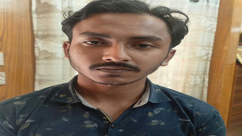 মোবাইল চুরি করে ‘ভুয়া এসপি’ জেলহাজতে!