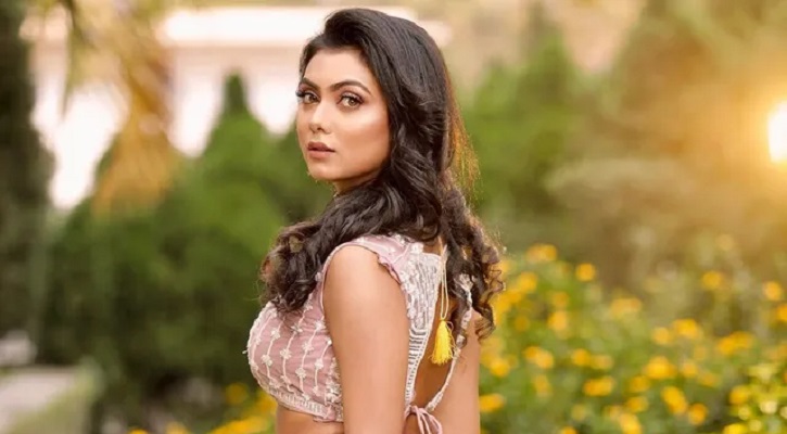 প্রেমে মজেছেন শাকিবের ‘প্রিয়তমা’ ইধিকা?