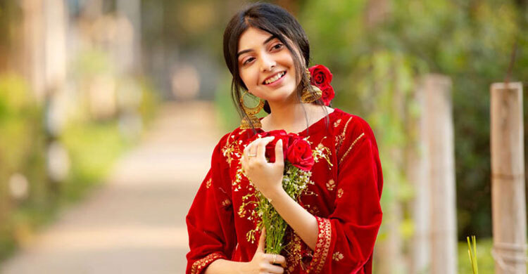 বিয়ে করেছেন পড়শী