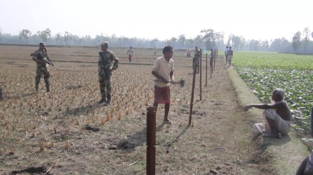 আতঙ্কে দিন কাটছে সীমান্ত এলাকার বাংলাদেশিদের