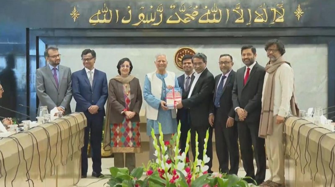 প্রধান উপদেষ্টার কাছে প্রতিবেদন জমা দিলো চার সংস্কার কমিশন