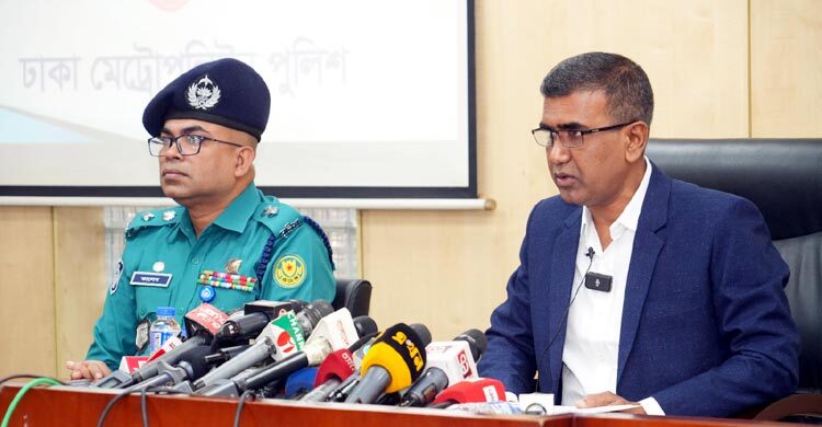 ঢাকায় তিন মাসে ৮১০ ছিনতাইকারী গ্রেফতার
