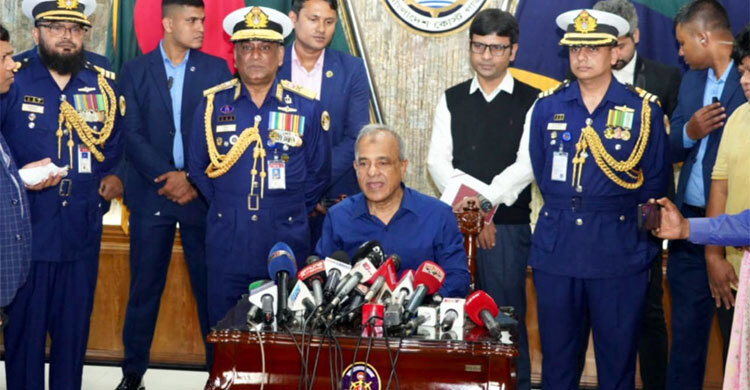 সব জনতাই সমস্যা ‘ক্রিয়েট’ করছে: স্বরাষ্ট্র উপদেষ্টা