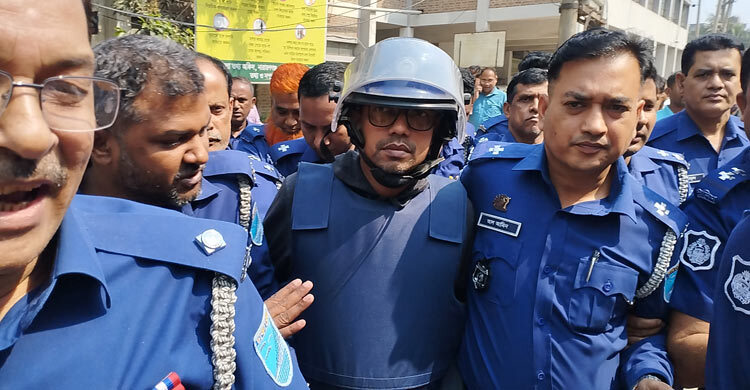 আইনজীবী না পেয়ে আদালতে নিজেই শুনানিতে অংশ নিলেন পলক
