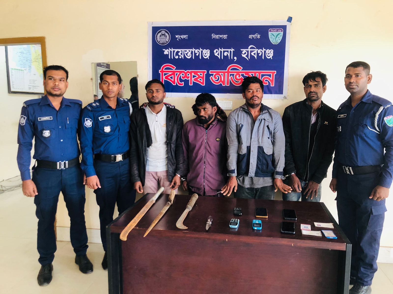 ব্যবসায়ী মহসিন মিয়া হত্যার ঘটনায় শায়েস্তাগঞ্জে ৫ ডাকাত আটক