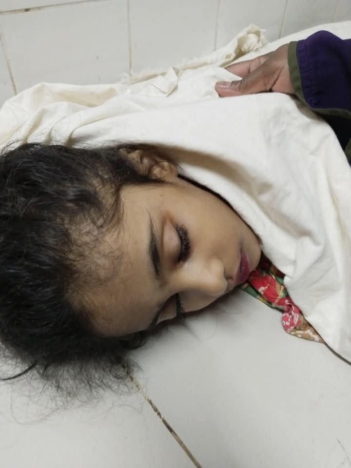 চাঁদপুর শহরে ঈদের পোশাক কিনতে গিয়ে প্রাণ গেল শিশু আফরোজার 