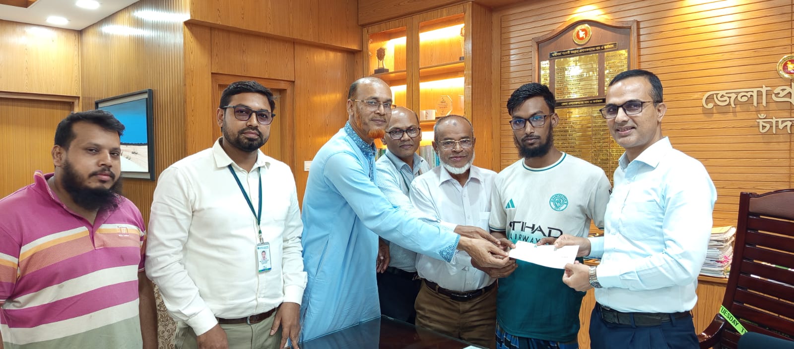 জুলাই বিপ্লবে গুলিবিদ্ধ আহত নাইমের পাশে মার্কেন্টাইল ব্যাংক