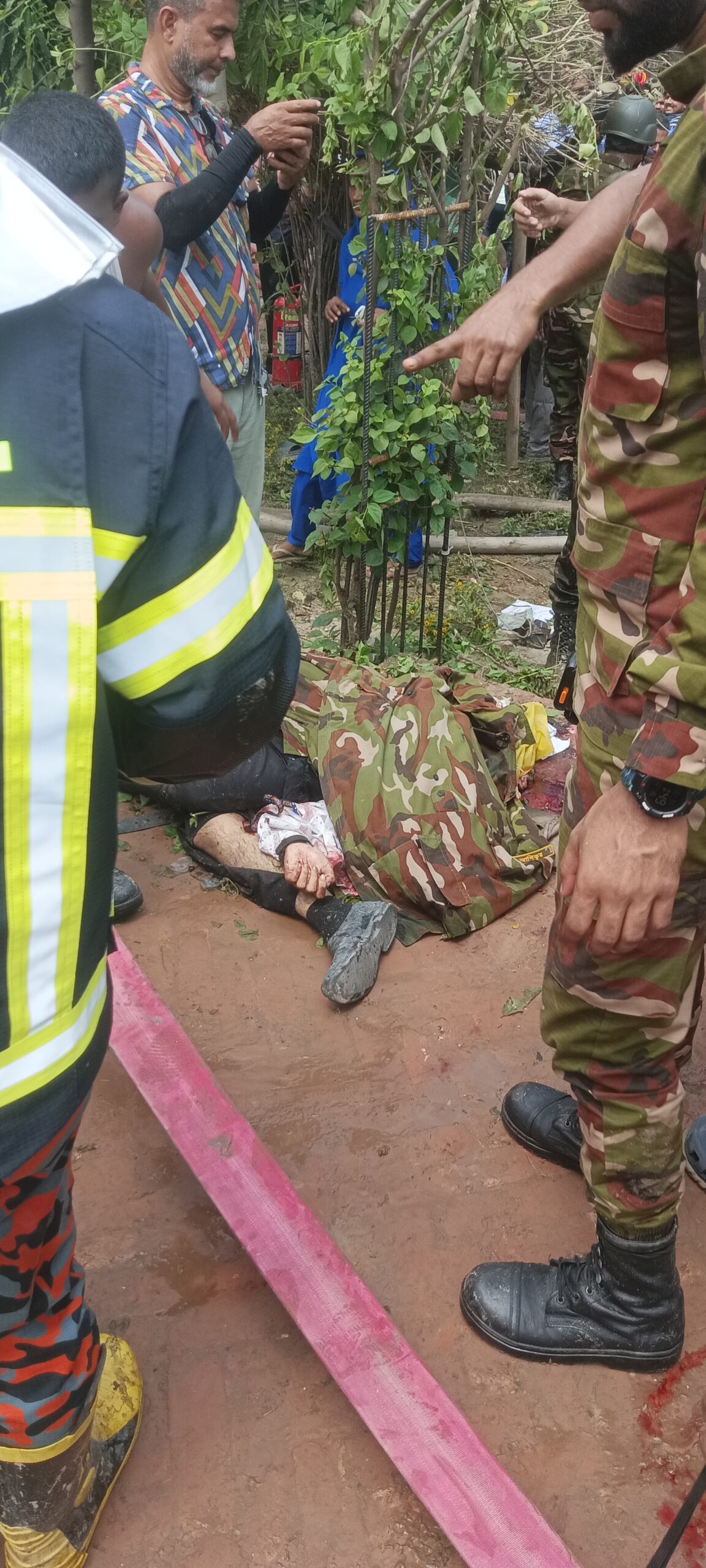 শিক্ষার্থীসহ ৬০ জন বার্ন ইনস্টিটিউটে ভর্তি