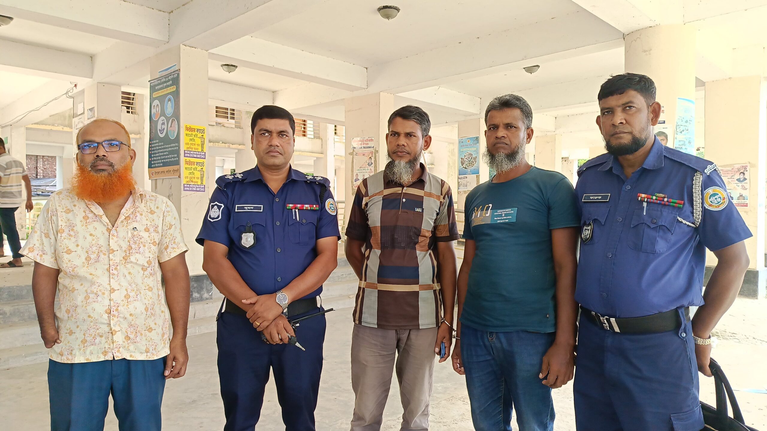 ফেয়ার প্রাইজের চাল চুরির অভিযোগে গণ অধিকারের নেতাসহ আটক ২
