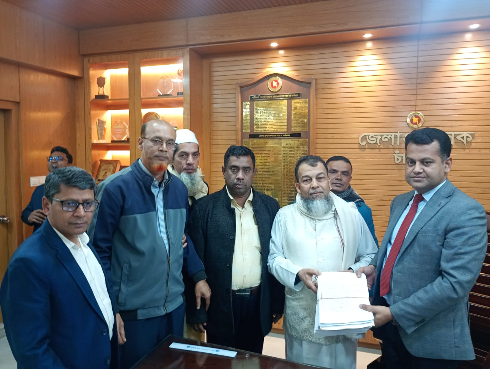 চাঁদপুর-৪ ফরিদগঞ্জ আসনে স্বতন্ত্র প্রার্থী আলহাজ্ব এম এ হান্নান এর মনোনয়ন পত্র জমা