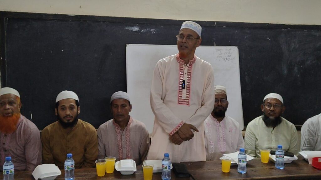 ইফতার ও দোয়ার মাধ্যমে ইউপি চেয়ারম্যান প্রার্থীতা ঘোষণা দিলেন ফারুক আহমেদ খান