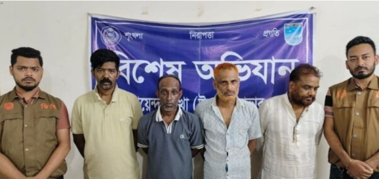 আশুলিয়ায় শ্রমিকদল নেতাসহ ৪ মাদক কারবারি আটক