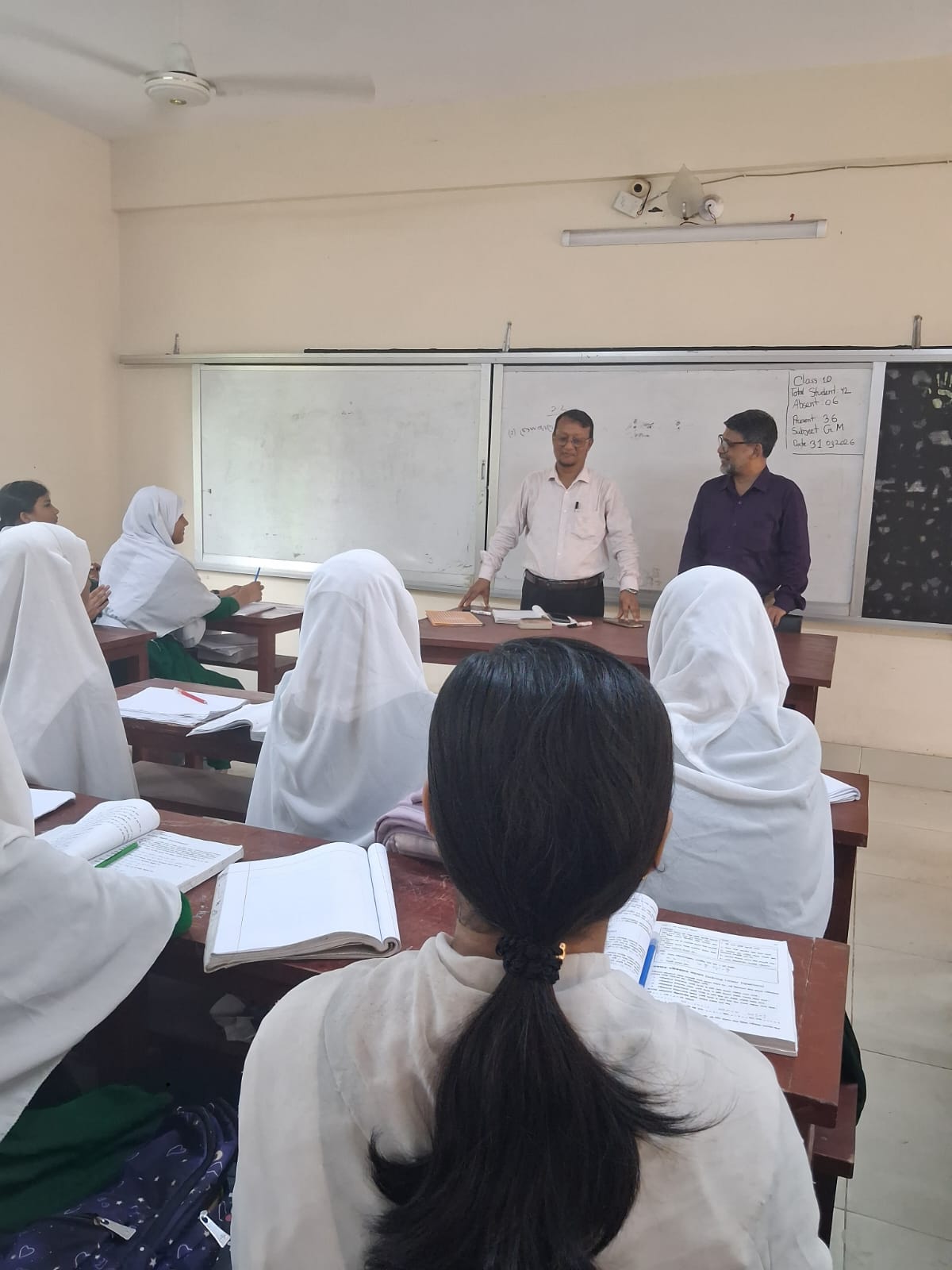 কচুয়া শহীদ স্মৃতি সরকারি বালিকা উচ্চ বিদ্যালয় পরিদর্শন করেন জেলা শিক্ষা অফিসার