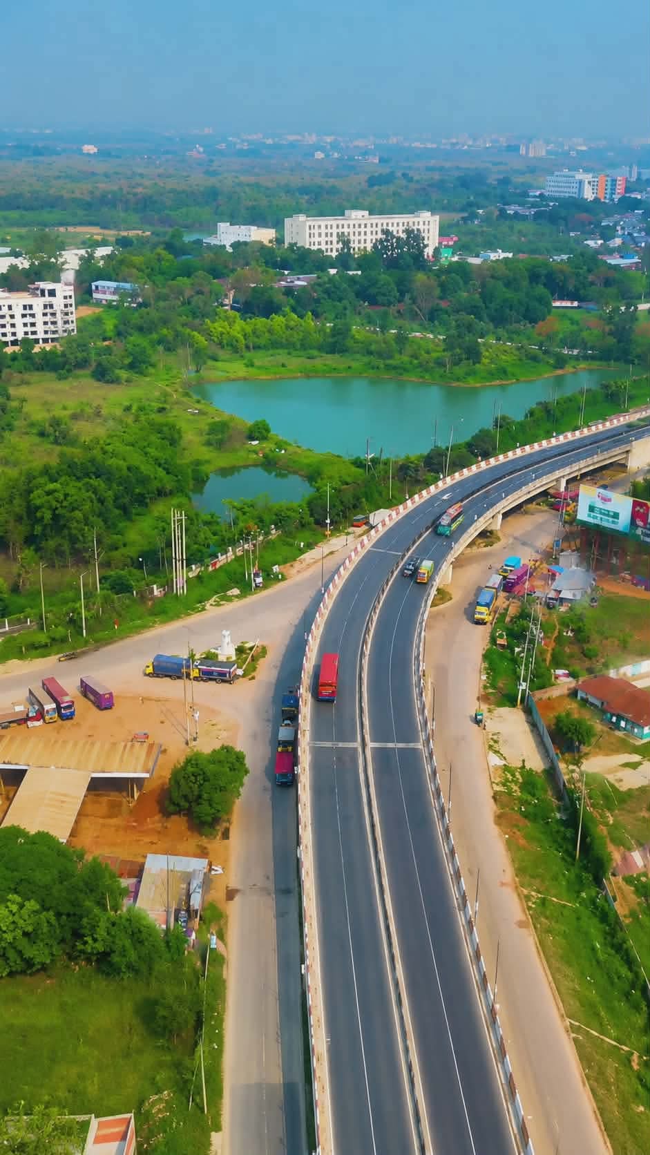 কালিয়াকৈরে সার্ভিস লেনে  বাড়ছে জনদুর্ভোগ  