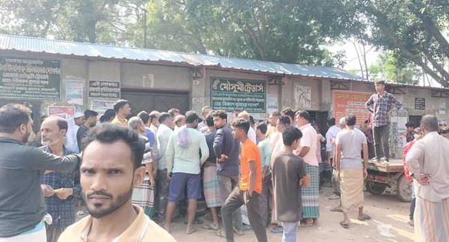 তানোর কৃষি কর্মকর্তা স্টেশনে থাকেন না 