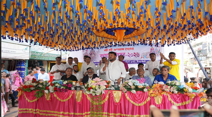 রাজশাহীতে উৎসবমুখর পরিবেশে ঐতিহ্যবাহী রথযাত্রা শুরু