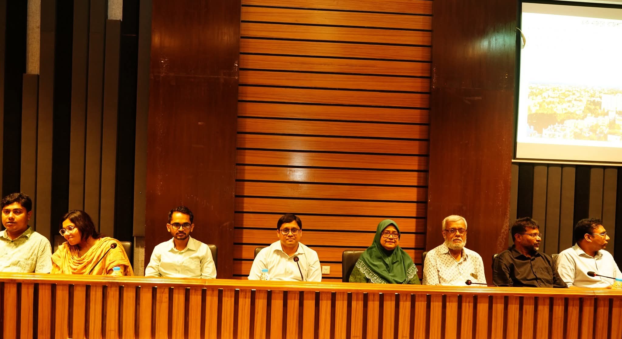 রাসিকের চিকিৎসা ও বর্জ্য ব্যবস্থাপনা কার্যক্রম পরিদর্শনে বারিন্দ মেডিকেল কলেজ শিক্ষার্থীদের মতবিনিময় সভা