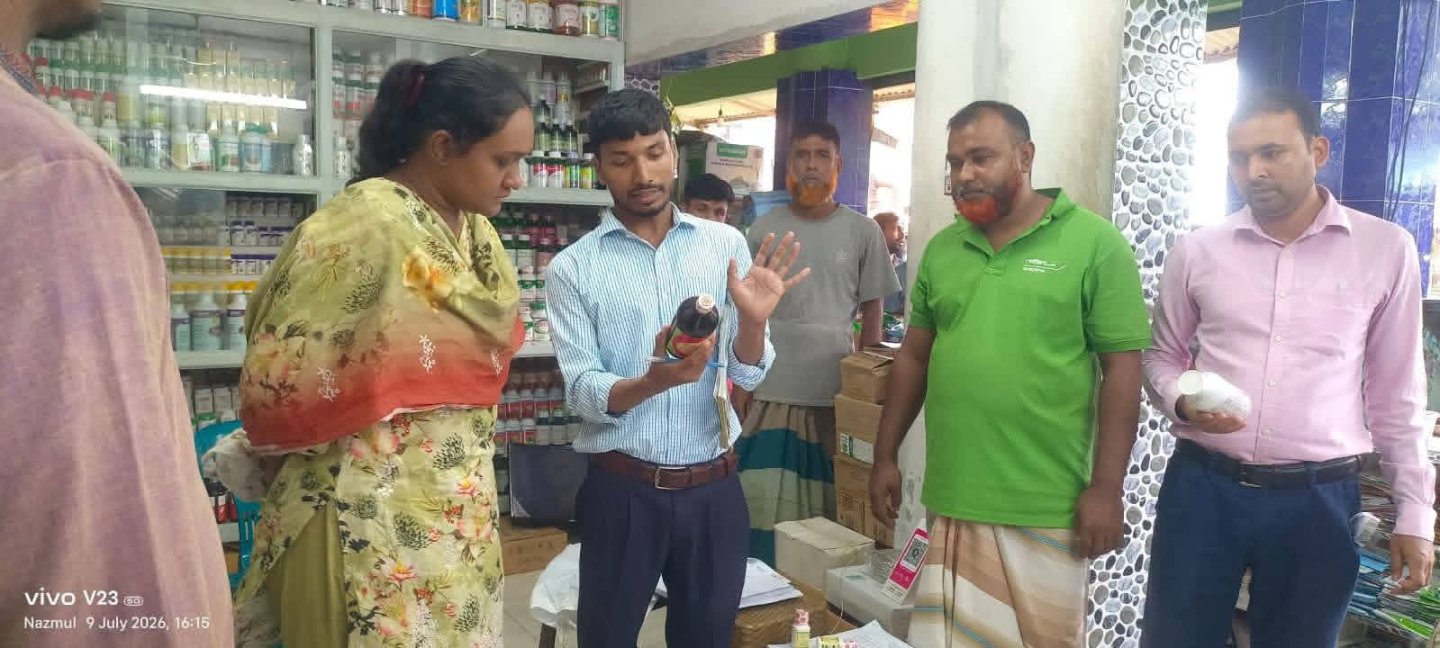 অনুমোদনহীন ও মেয়াদোত্তীর্ণ পণ্য বিক্রি করায় মোহনপুরে ব্যবসায়ীর ৫০ হাজার টাকা অর্থদণ্ড 