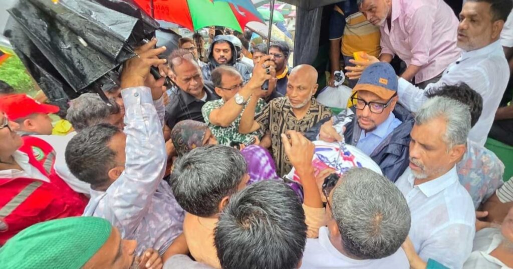 দুর্ভোগ লাঘবে সরকার এবং স্থানীয় প্রশাসন সমন্বিতভাবে কাজ করছে : বিদ্যুৎ প্রতিমন্ত্রী