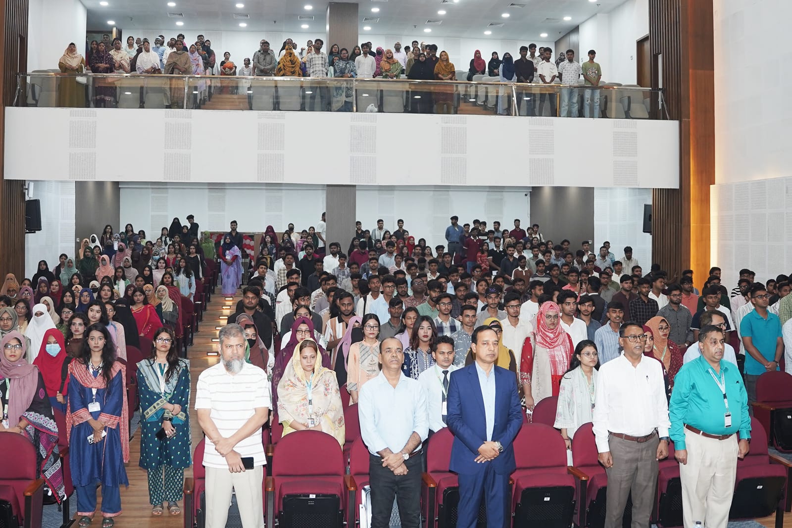 রাজশাহী বরেন্দ্র বিশ্ববিদ্যালয়ে জাঁকজমকপূর্ণ নবীন বরণ অনুষ্ঠিত