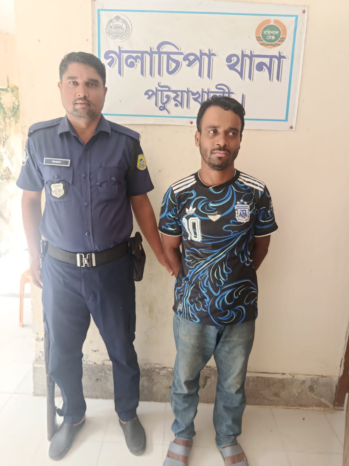 গলাচিপায় পুলিশের অভিযানে ইয়াবাসহ চিহ্নিত মাদক কারবারি গ্রেপ্তার