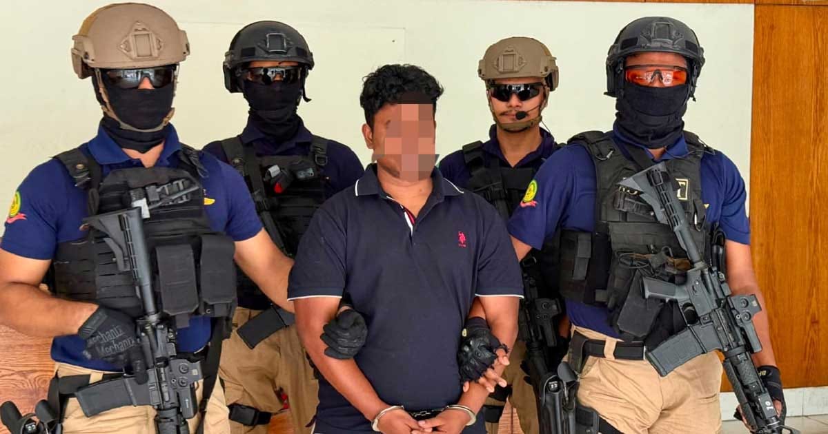 চট্টগ্রামে কাস্টমস সার্ভারে অনুপ্রবেশ করে মদ সিগারেট খালাসের চেষ্টায় গ্রেপ্তার আটক – ১