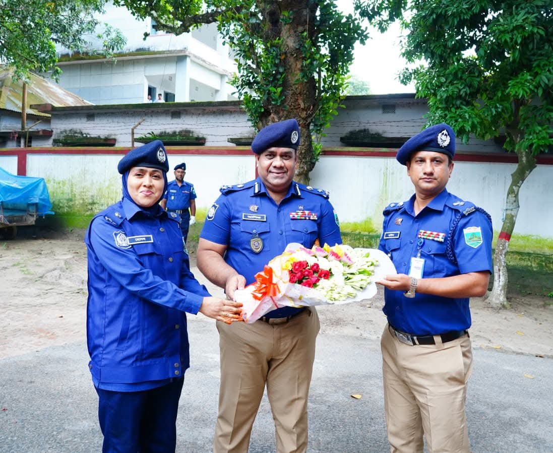 বাগমারা থানা দ্বি-বার্ষিক পরিদর্শন করলেন রাজশাহী রেঞ্জ ডিআইজি