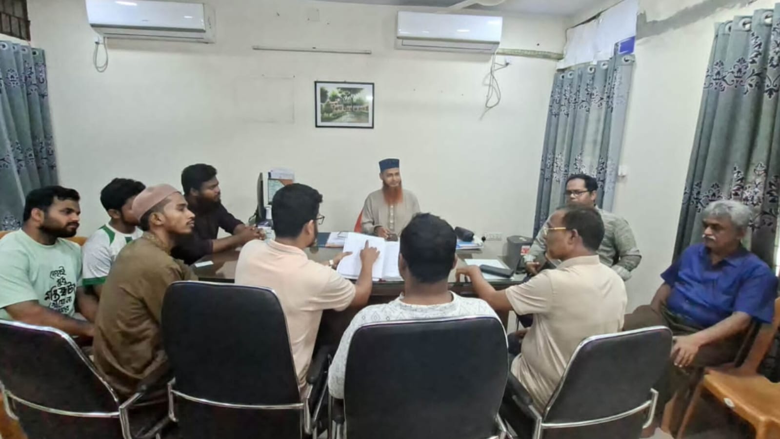 তদন্ত চলাকালীন সিএমওকে দায়িত্ব থেকে অব্যাহতি, ২৪ ঘণ্টার আল্টিমেটাম জাকসুর