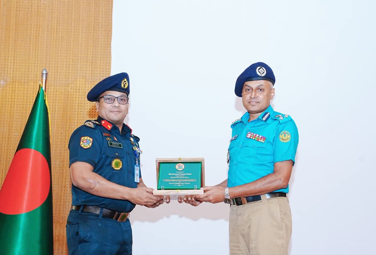 রাজশাহীতে জেল সুপারদের নেতৃত্ব উন্নয়ন প্রশিক্ষণে পুলিশ কমিশনারের বিশেষ ক্লাস