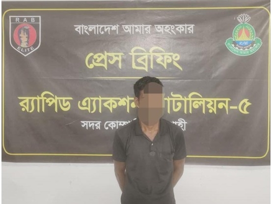 রাজশাহীর মোহনপুরে ৩১ কেজি গাঁজাসহ ব্যবসায়ী আটক