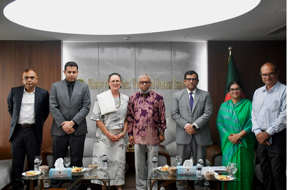 নিরাপদ ও সুশৃঙ্খল অভিবাসন নিশ্চিতে যৌথ প্রতিশ্রুতির আশ্বাস: প্রবাসী কল্যাণমন্ত্রী