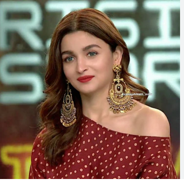 সবাইকে পিছনে ফেলে পারিশ্রমিকে এগিয়ে আলিয়া ভাট