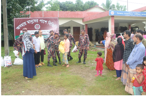 বন্যার্তদের পাশে বিজিবি