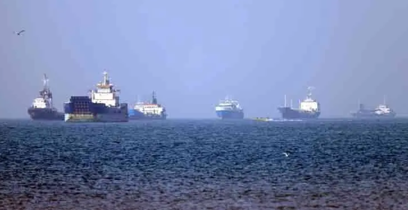 হরমুজ প্রণালী দিয়ে চলাচলকারী জাহাজে ভারতীয় নাবিক নিয়োগ না দেয়ার নির্দেশনা