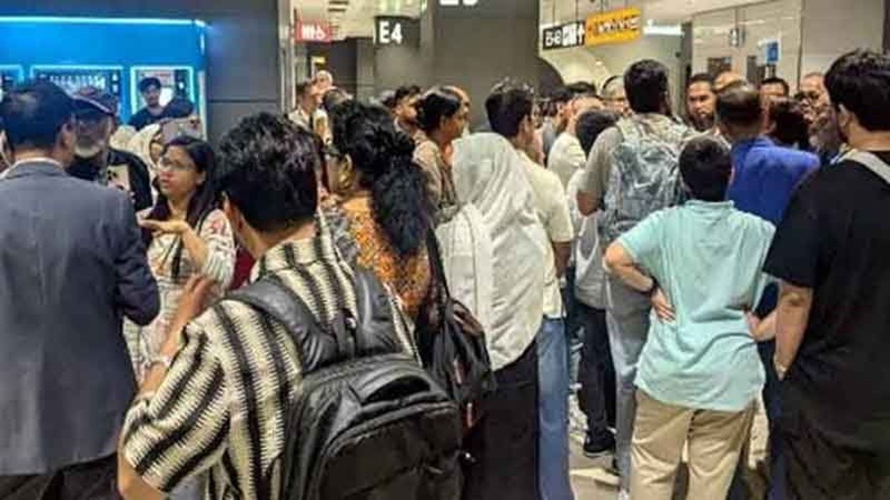 ঢাকা পৌঁছেছে রোমে আটকে পড়া বাংলাদেশ বিমানের ফ্লাইট