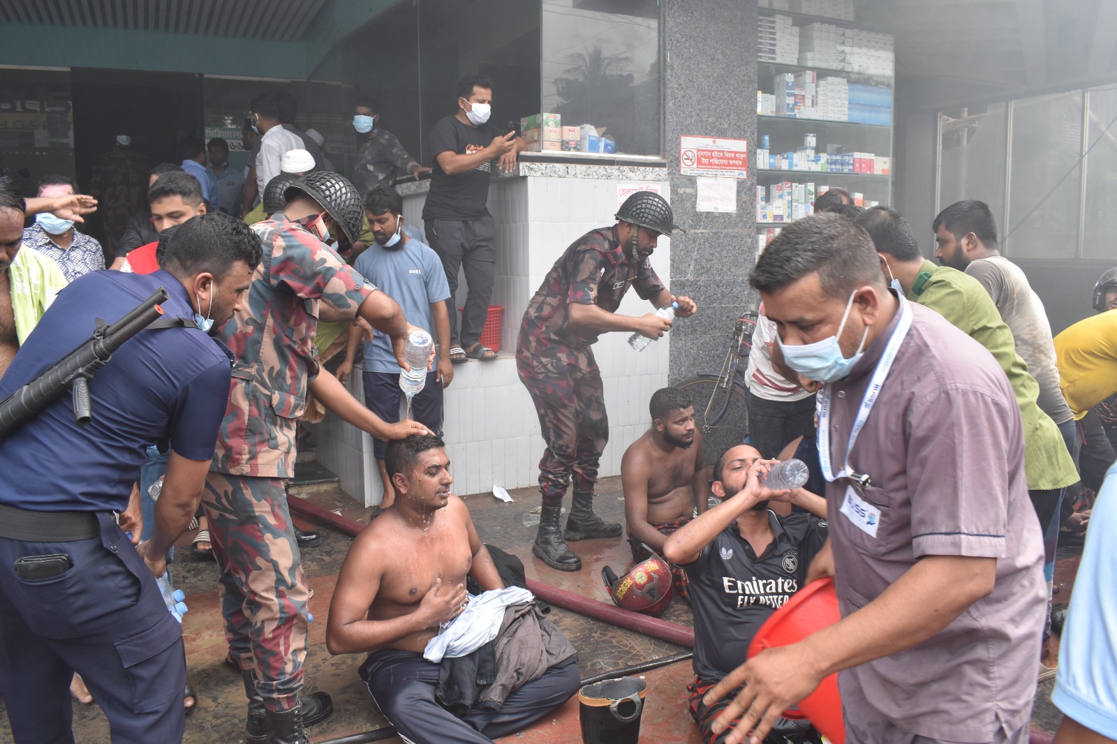 সাতক্ষীরায় হাসপাতালে আগুন, রোগীদের নিরাপদে সরিয়ে নেওয়া হয়েছে
