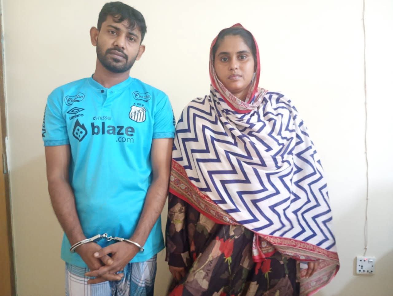 মাটির নিচে পুঁতে রাখা ড্রামে ১১ কেজি গাঁজাসহ স্ত্রী ও স্বামী দুই মাদক কারবারি আটক