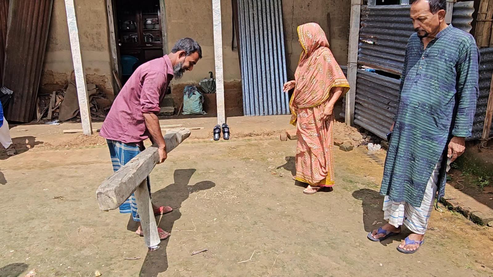 শ্রীপুরে ঢেঁকি দিয়ে দরজা ভেঙে ডাকাতি, স্বর্ণালংকার ও নগদ টাকা লুট
