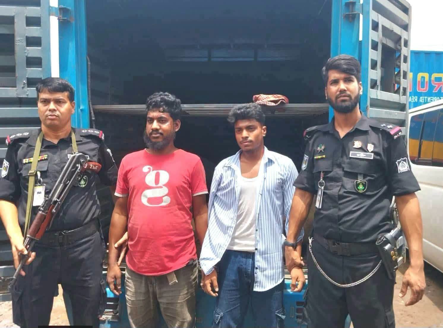 গাজীপুরে বিশেষ অভিযানে ১১,০০,০০০/- টাকা মূল্যমানের ২৭৭.৫ লিটার অবৈধ বিদেশী মদসহ ০২ জন মাদক ব্যবসায়ীকে গ্রেফতার করেছে র‌্যাব-১