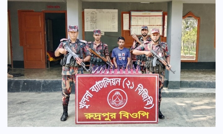 শার্শার রুদ্রপুর অভিযানে ৭০ বোতল নেশা জাতীয় সিরাপসহ ১ মাদক কারবারি আটক