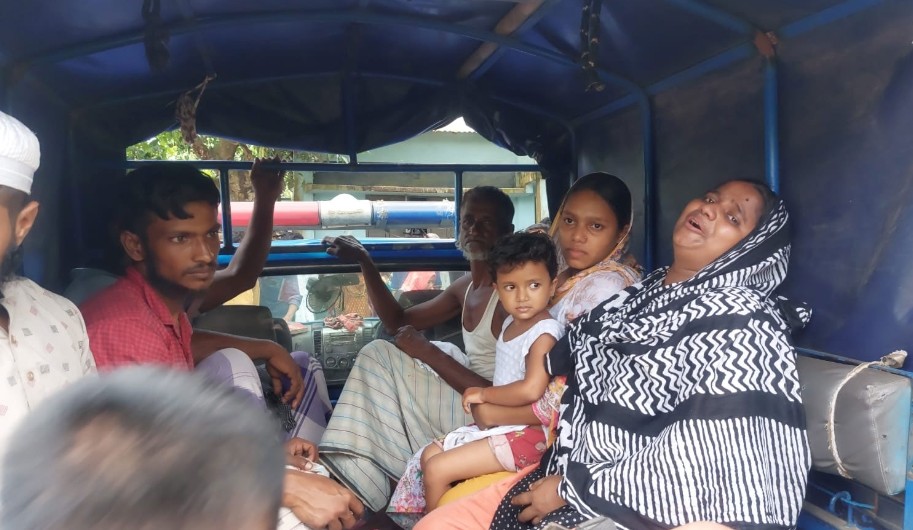 সন্তানের সামনে বাবাকে পিটিয়ে হত্যার অভিযোগ, আটক -৫