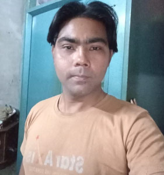 শিক্ষকের প্রেমের ফাঁদে দশম শ্রেণির শিক্ষার্থী ‘অপহৃত,থানায় অভিযোগ