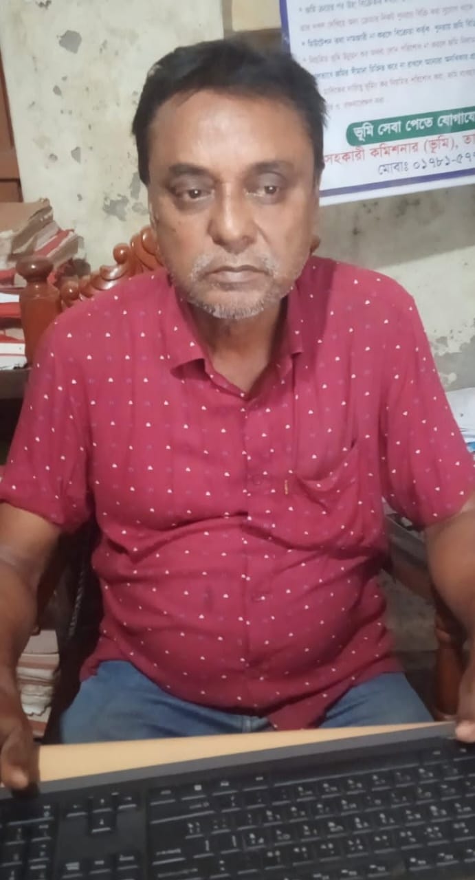 পাটকেলঘাটা ভূমি অফিসে ঘুষ বাণিজ্য: নায়েব তারক চন্দ্রের বিরুদ্ধে দালাল নির্ভর দুর্নীতির পাহাড়
