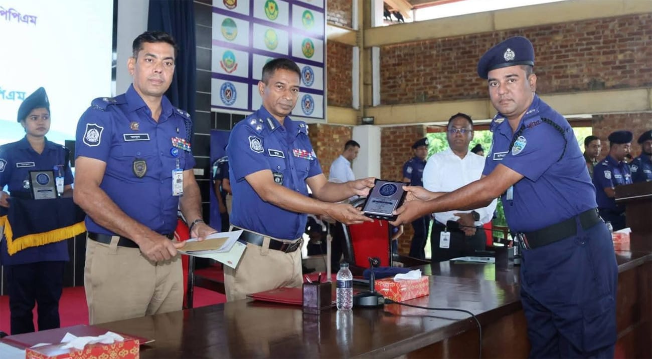 পুলিশের মূল শক্তি হলো শৃঙ্খলা, পেশাদারিত্ব, সততা ও জনগণের প্রতি অঙ্গীকার : ডিআইজি