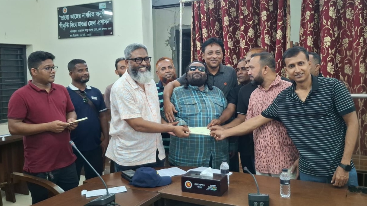 মাগুরায় অসহায় ও দুস্থদের মাঝে সংসদ সদস্যের আর্থিক সহায়তার চেক বিতরণ
