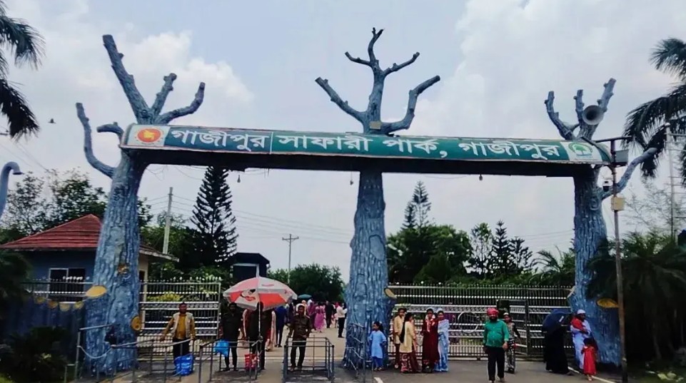 গাজীপুর সাফারি পার্কে হামলা ও ছিনতাইয়ের অভিযোগ