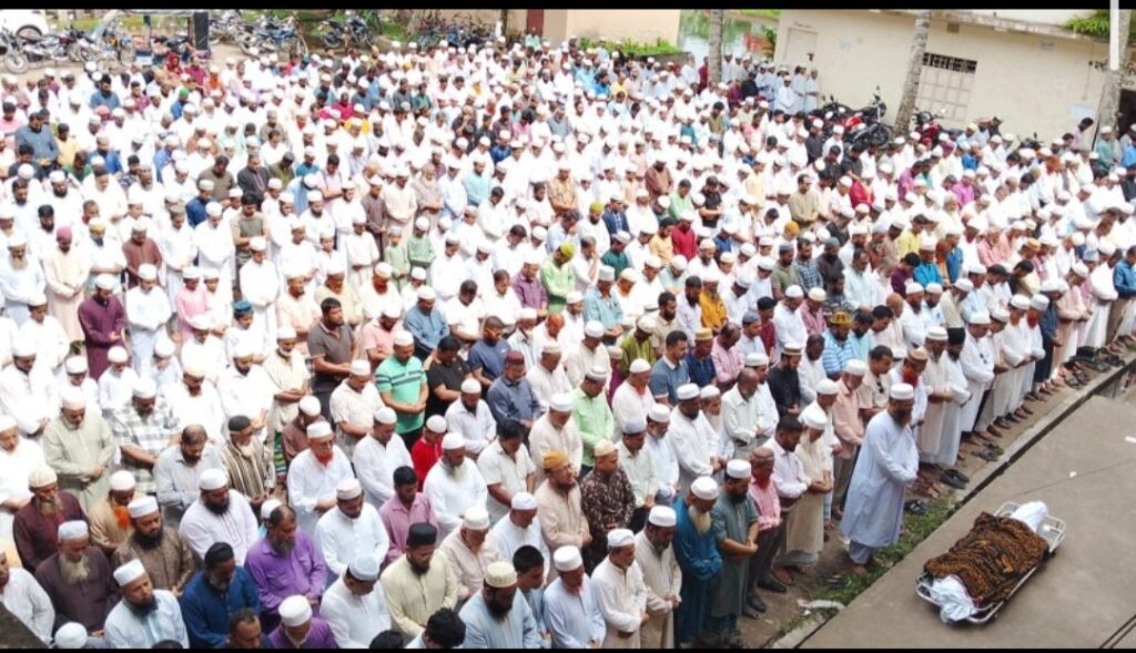 ফরিদগঞ্জে গোলাপ নবী সর্দাররের দাফন সম্পন্ন