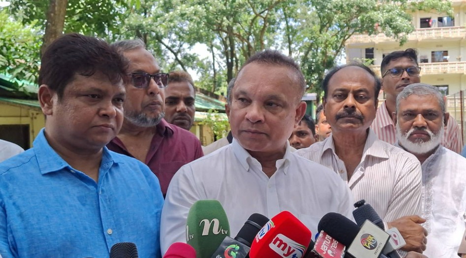 দেশের সকল উপজেলাতে বয়স্ক পুনর্বাসন কেন্দ্র নির্মাণ করবে সরকার: প্রধানমন্ত্রীর স্বাস্থ্য উপদেষ্টা