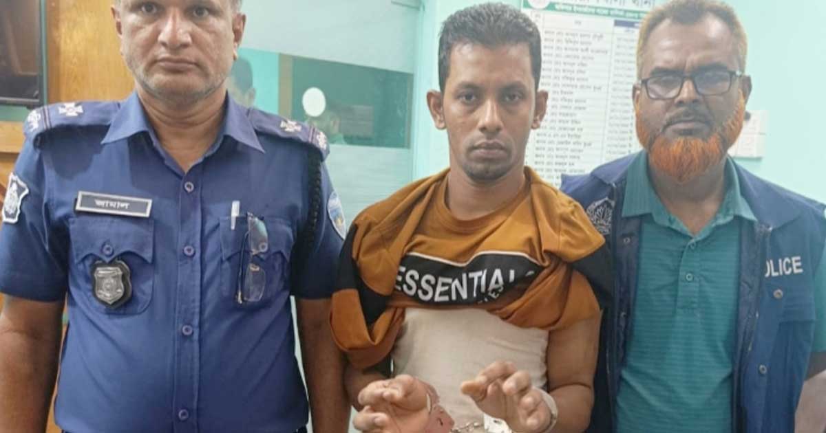 চট্টগ্রামে পুলিশকে কামড় দিয়ে হাতকড়াসহ নিয়ে উধাও আসামি