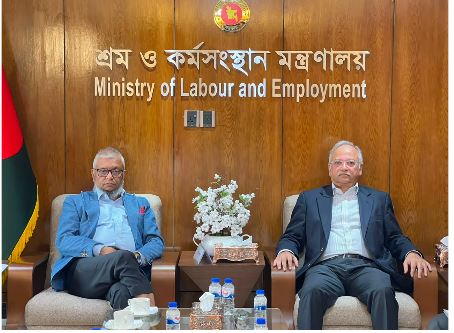 চা শিল্পের উৎপাদন বৃদ্ধি এবং শ্রমিকদের জীবনযাত্রার মান উন্নয়নে কাজ করে যাচ্ছে সরকার: শ্রমমন্ত্রী